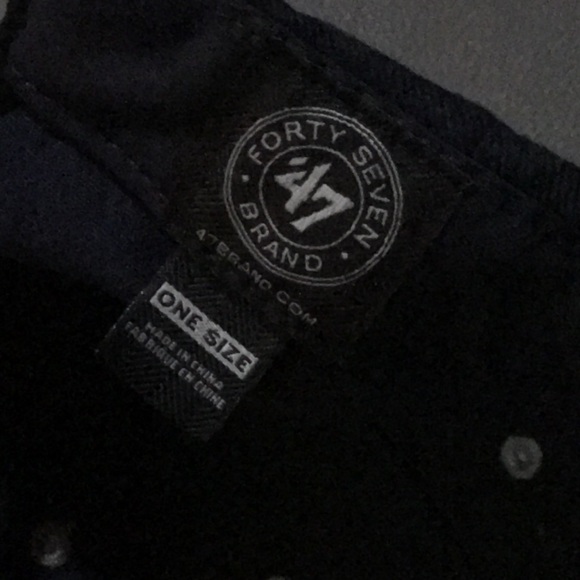 Canucks hat - Picture 3 of 4